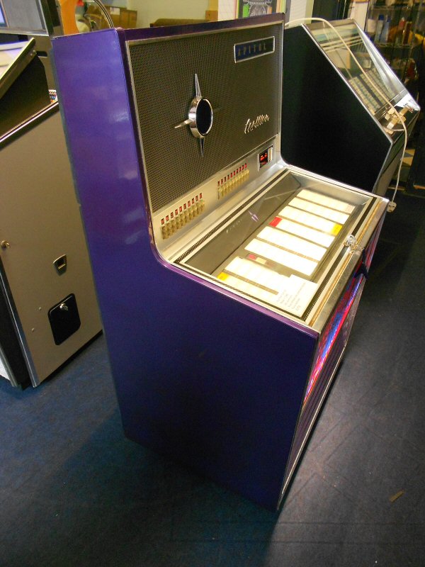 Wurlitzer Carillon jukebox.