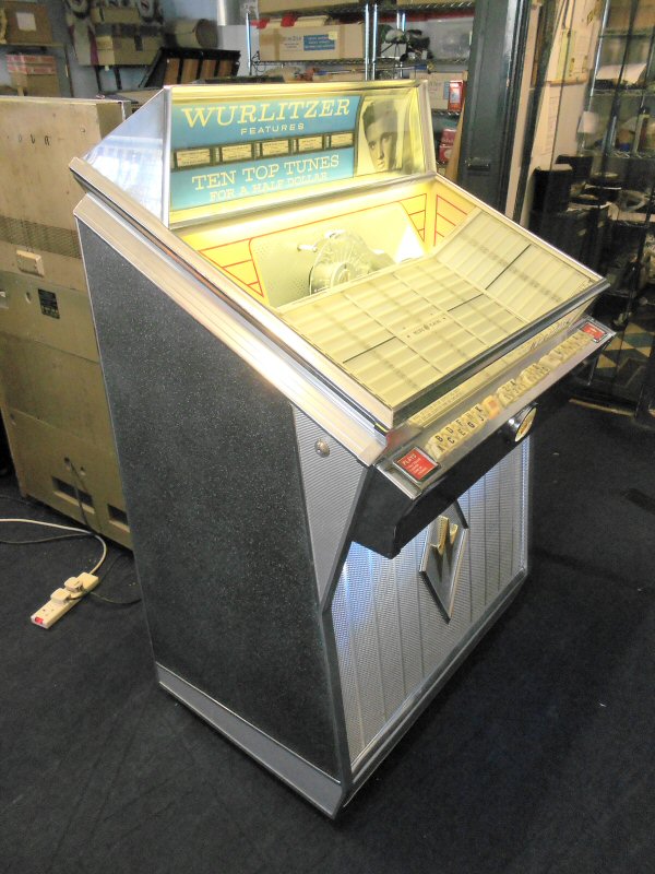 Wurlitzer 2600 jukebox