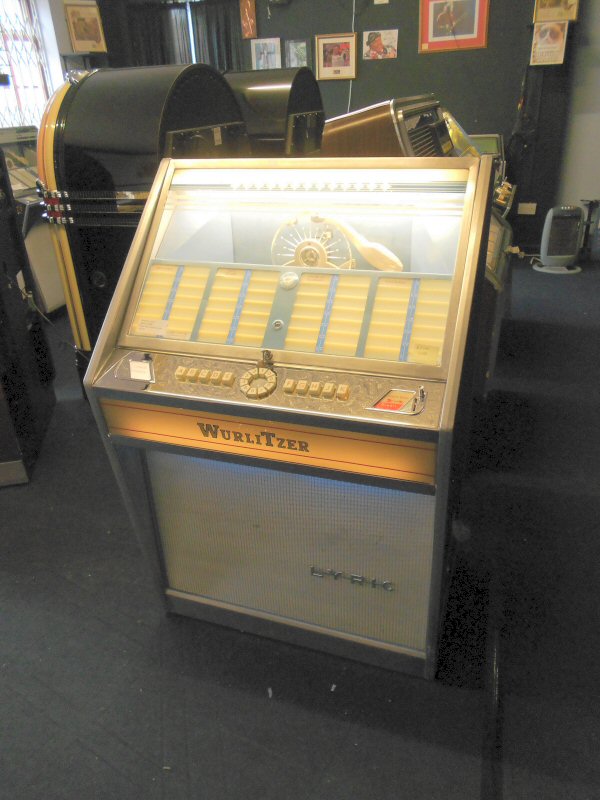 Wurlitzer Lyric E jukebox