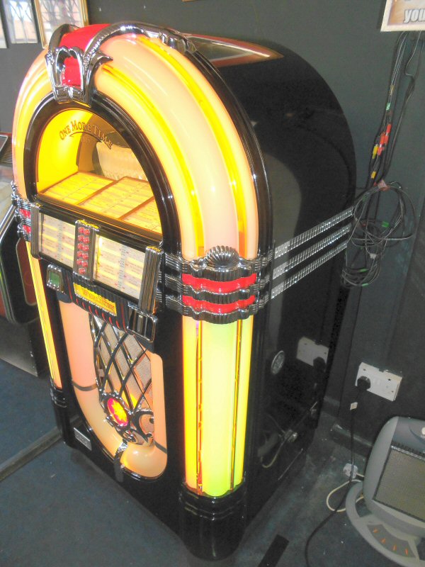 Wurlitzer One More Time Vinyl jukebox